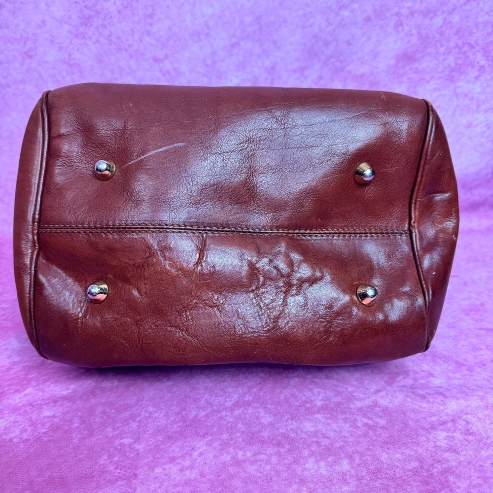 260. Brown Leather Handbag Satchel w/ Gold Lion Hardware made in Italy 🟫 - Picture 5 of 9